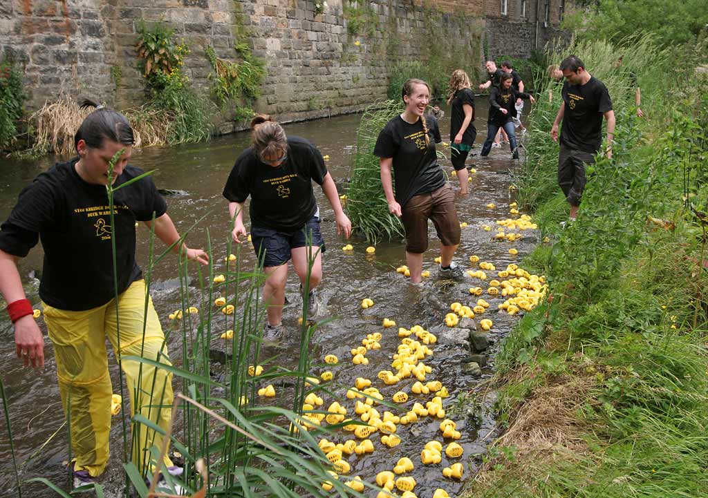 Stockbridge Duck Race, Water of Leith, Stockbridge  -  June 29, 2008