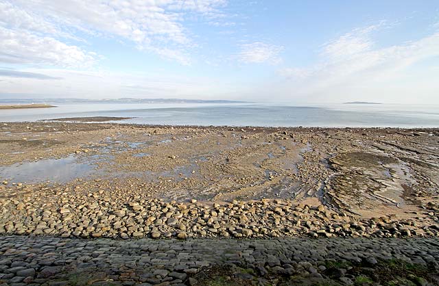 Looking down on Wardie Bay, from McKelvie Parade - September 2011