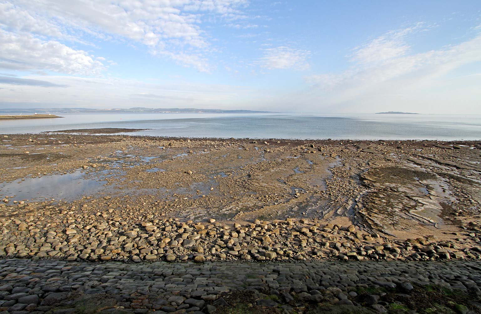 Looking down on Wardie Bay, from McKelvie Parade - September 2011