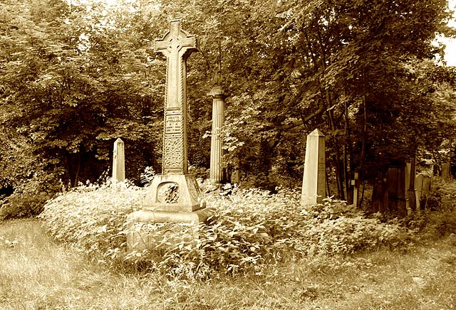 Warriston Cemetery  -  July 2010