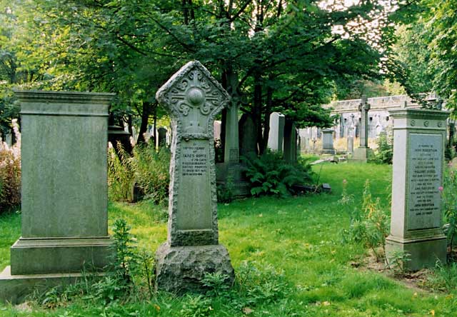 Photograph by Peter Stubbs  -  Edinburgh  -  Warriston Cemetery  -  Gravestone of James Howie Junior