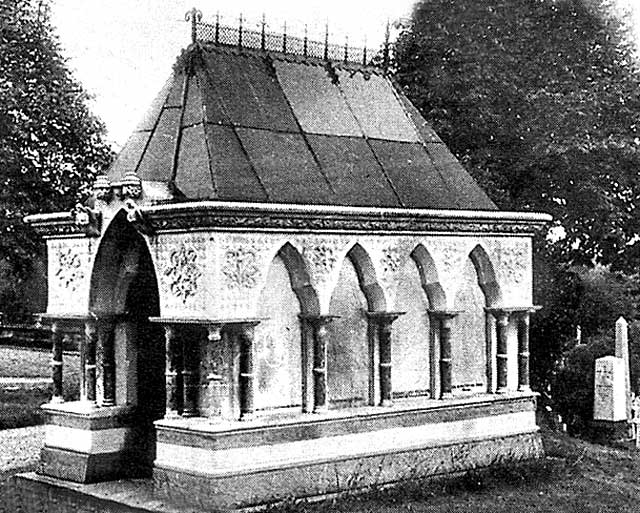 Shrine to Mary Ann Robertson at Warrisotn Cemetery