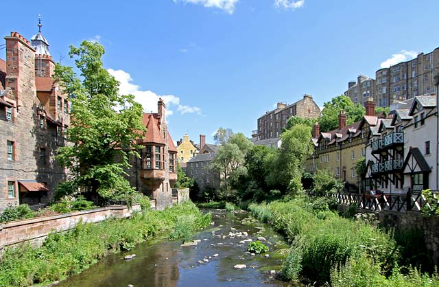 Loking downstreeam along the Water of Leith, beside Hawthornbank Lane, Dean