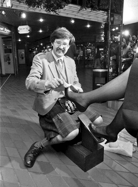 David Shaw's Shoe Shine Stand at Waverley Market shopping Mall, 1989