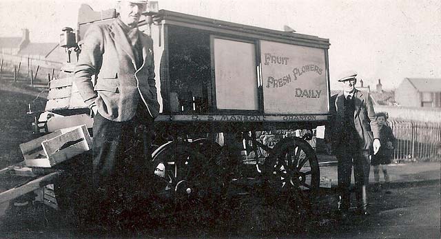 Men and cart belonging to Mansons, Granton - Who? Where? When?