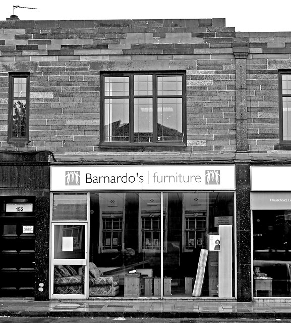 Where is it?  -  Fireplace Shop  somewhere in Edinburgh  -  late-1970s