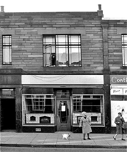 Where is it?  -  Fireplace Shop  somewhere in Edinburgh  -  late-1970s