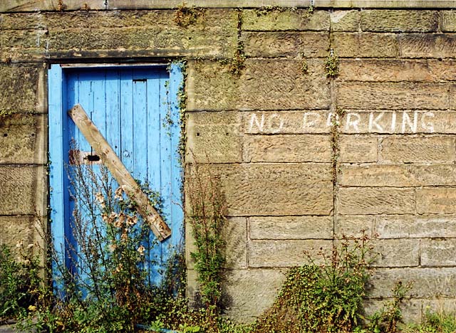 Edinburgh Waterfront  -  Middle Pier, Granton Harbour. "No Parking"  -  25 September 2002