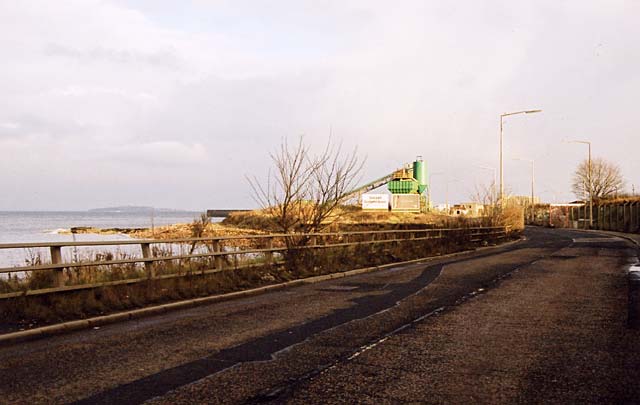 Edinburgh Waterfront  -  Premix Concrete in West Shore Road  -  30 December 2002