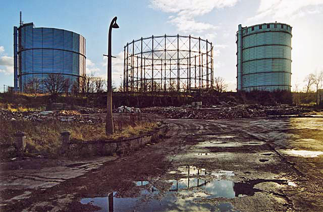 Edinb urgh Waterfront - Gasometers and Reflections - 9 February 2003