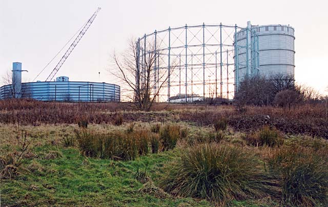 Edinburgh Waterfront  -  Dismantling of the first gasometer  -  22 February 2003