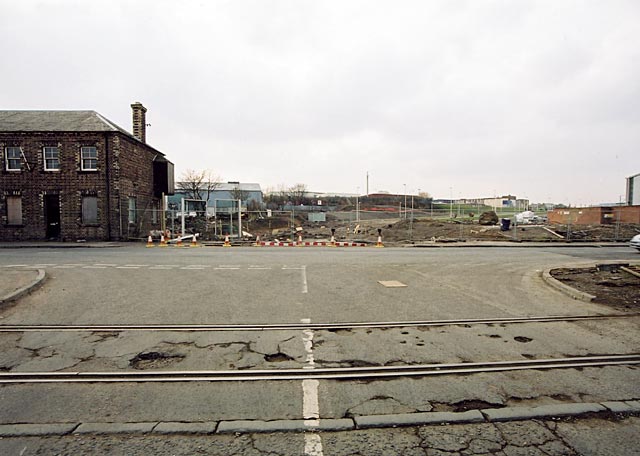 Edinburgh Waterfront  -  Looking across West Harbour Road towards the junction with Waterfront Avenue, under construction  -  10 March 2004