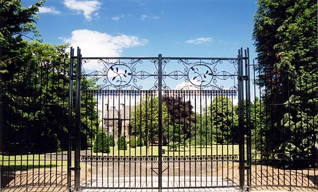 Edinburgh Waterfront  -  New gates create an impressive entrance to Caroline Park from the south  -  22 June 2004