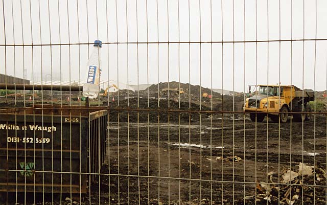 Edinburgh Waterfront  -  Fence with Irn Bru bottle on Middle Pier  -  3 August 2004