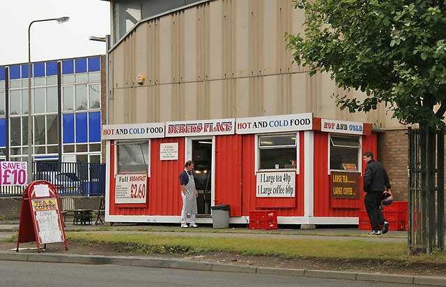 Edinburgh Waterfront  -  Derek's Place, selling hot and cold food, close to the entrance to Middle Pier, Granton Harbour  -  June 2006