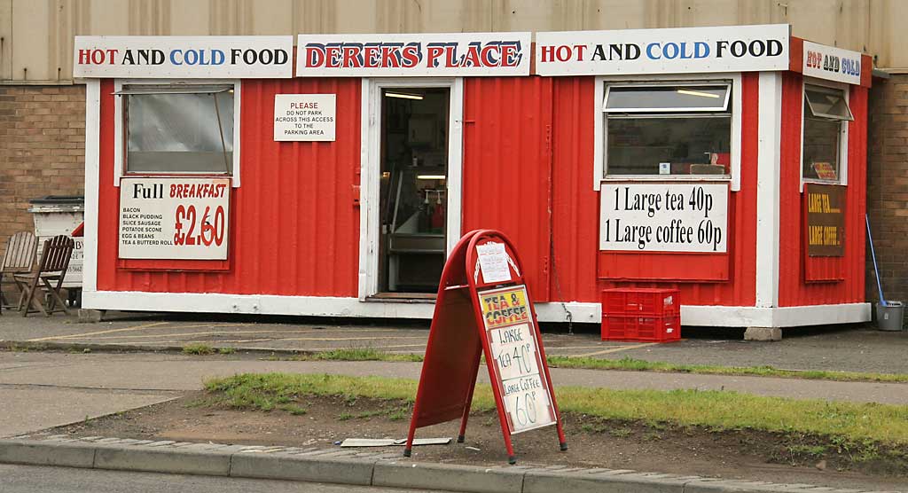Edinburgh Waterfront  -  Derek's Place, selling hot and cold food, close to the entrance to Middle Pier, Granton Harbour  -  June 2006
