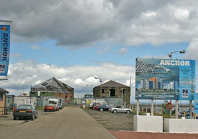 Edinburgh Waterfront  -  Building commences at Middle Pier  -  'Anchorage' apartments  -  July 2006