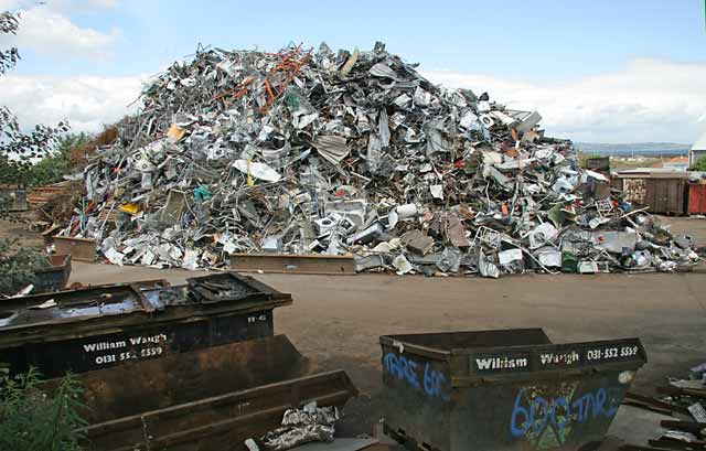 Edinburgh Waterfront  -  William Waugh scrap yard  -  July 2006