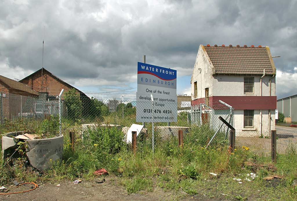 Edinburgh Waterfront  -  William Waugh scrap yard  -  July 2006