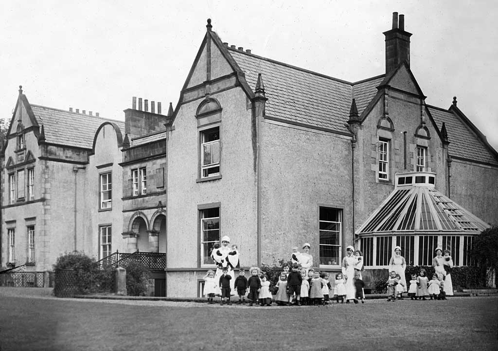 Gogarburn House  -  Nurses and Children