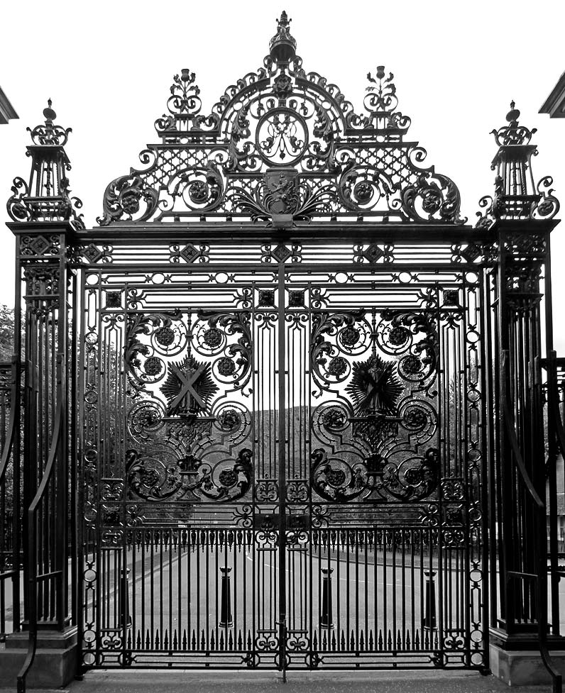 Holyrood Palace  -  Cafe Gardens and Park Keeper's House  -  June 2010