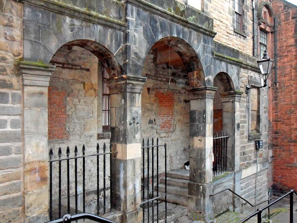 The Jewish Temple, half way down  The Vennel  -  November 2011