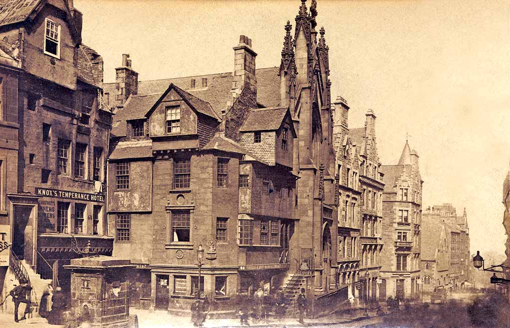 John Knox House and Temperance Hotel  -  When was this photo taken