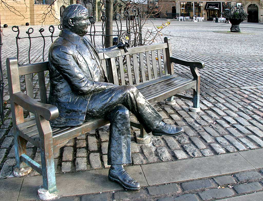 Statue to Sandy Robertson, outside the Malmaison Hotel, Leith  -  November 2005