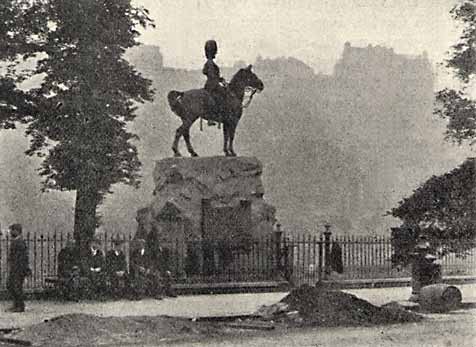 Royal Scots Greys Statue  -  Princes Street Gardens