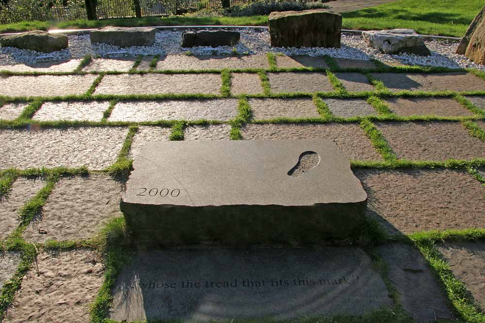 The Stones of Scotland Monument in Regent Road Park, Edinburgh   -  A monument to commemorate the new Scottish Parliament