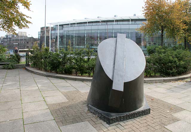 Street Views  -  Greenside Place  -  Omni Centre sculpture by Eduardo Paolozzi