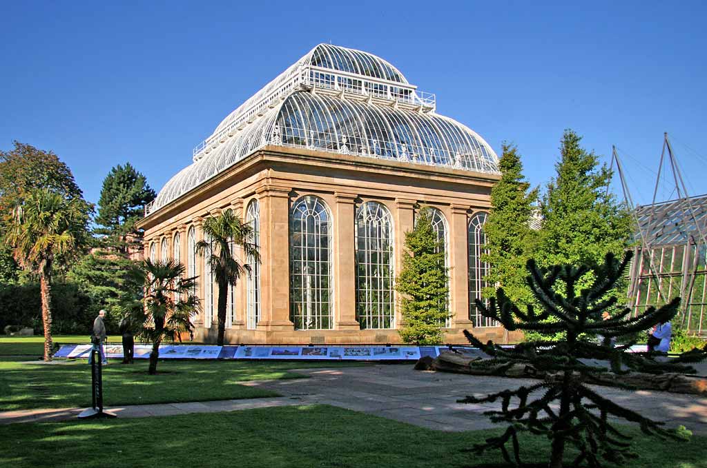 The south side of the Palm House  -  Royal Botanic Gardens, Edinburgh  -  October 2007