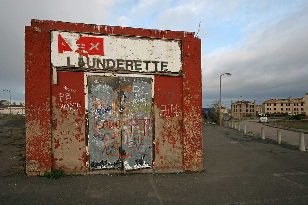 Rex Launderette and Wauchope Crescent  -  2006