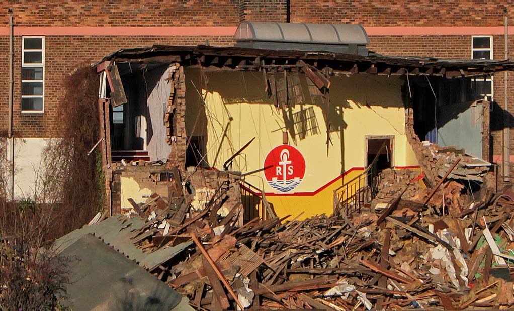 Demolition of Royston Primary School, Boswall Parkway - November 2010