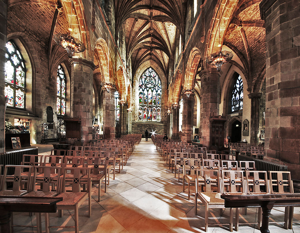 NE corner of St Giles Church - looking east