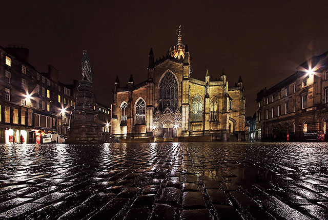 St Giles Church, High Street, Edinburgh  -  Wet Weather, January 2014