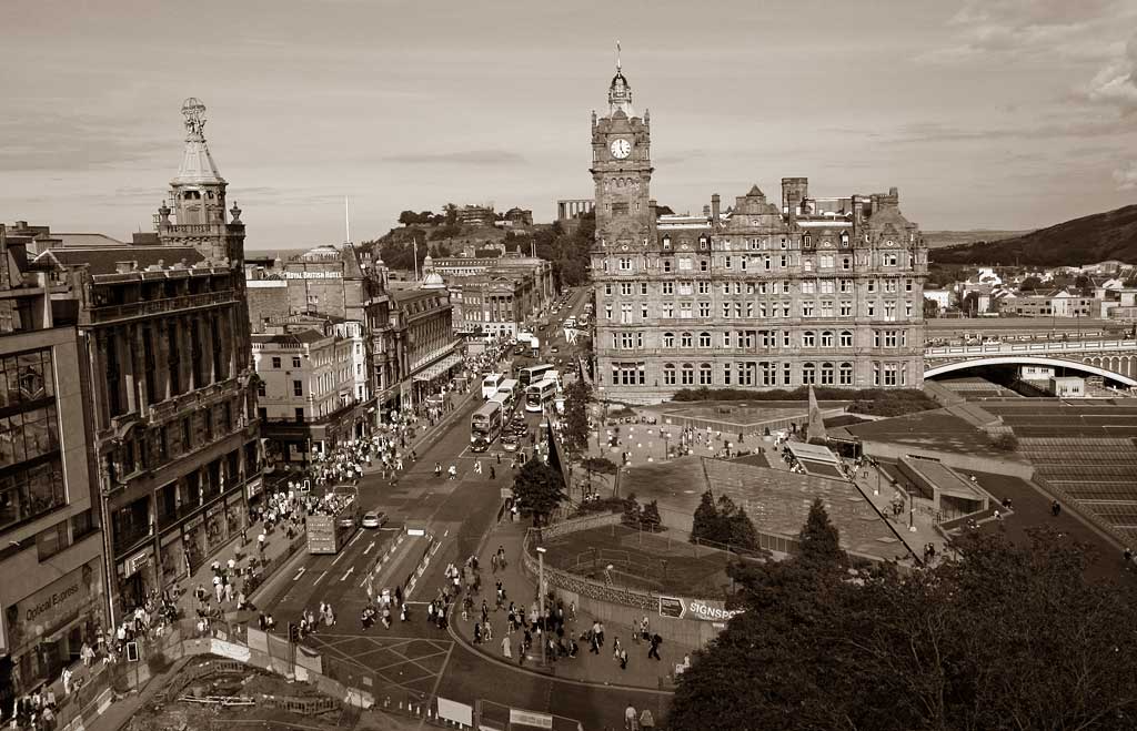 View from the Scott Monument, looking east  -  August 2009