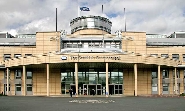 Scottish Government Office  -  Victoria Quay, Leith  -  September 2007