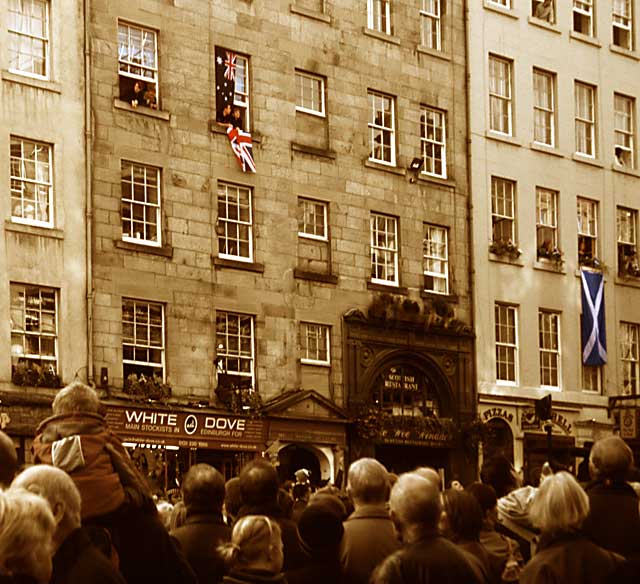 Scottish Parliament - Official Opening - Crowds in the Royal Mile
