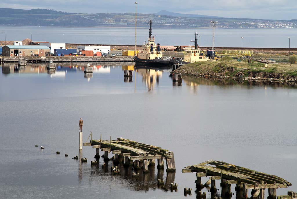 One of the livesize cast iron figures in the artwork '6 Times' by