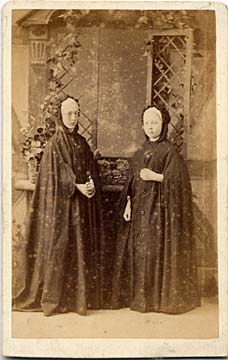 Carte de Visite from the St Andrews Studio of Thomas Buist  -  Two Ladies