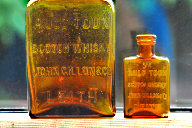 Old Bottle - Auld Town Whisky, John Gilloon & Co, Leith