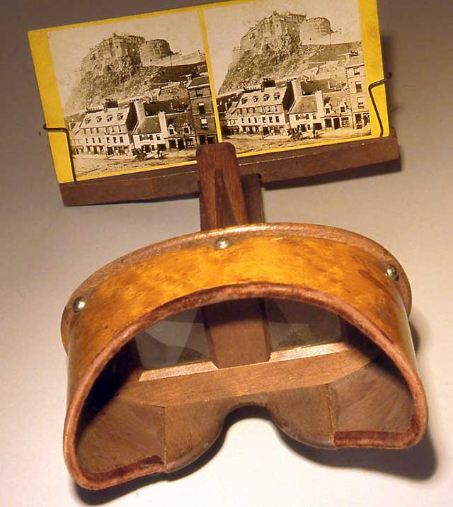 Stereo Viewer - and view of Grassmarket and Edinburgh Castle