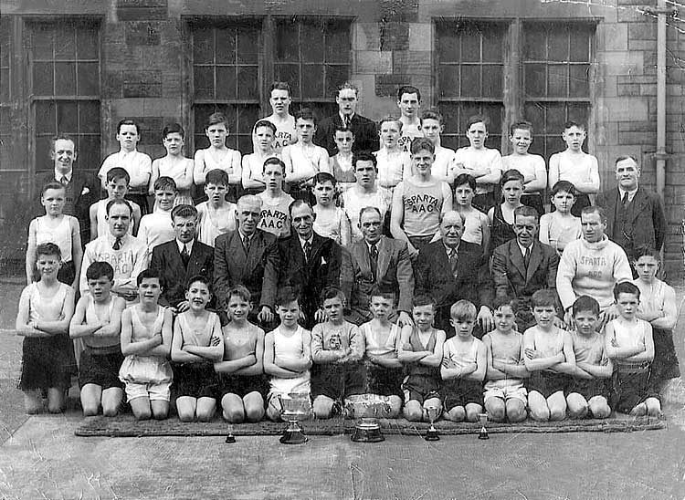 Edinburgh Entertainment  -  Sport  -  Sparta Amateur Boxing Club  -Photograph c.1947  -  restored