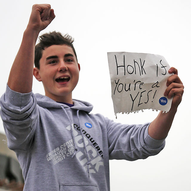 Photos taken in Edinburgh on voting day in the  Scottish Indepemdence Referendum on 18 September 2014  -  Outside the Scottish Parliament  -  Hoot if you're a 'Yes'