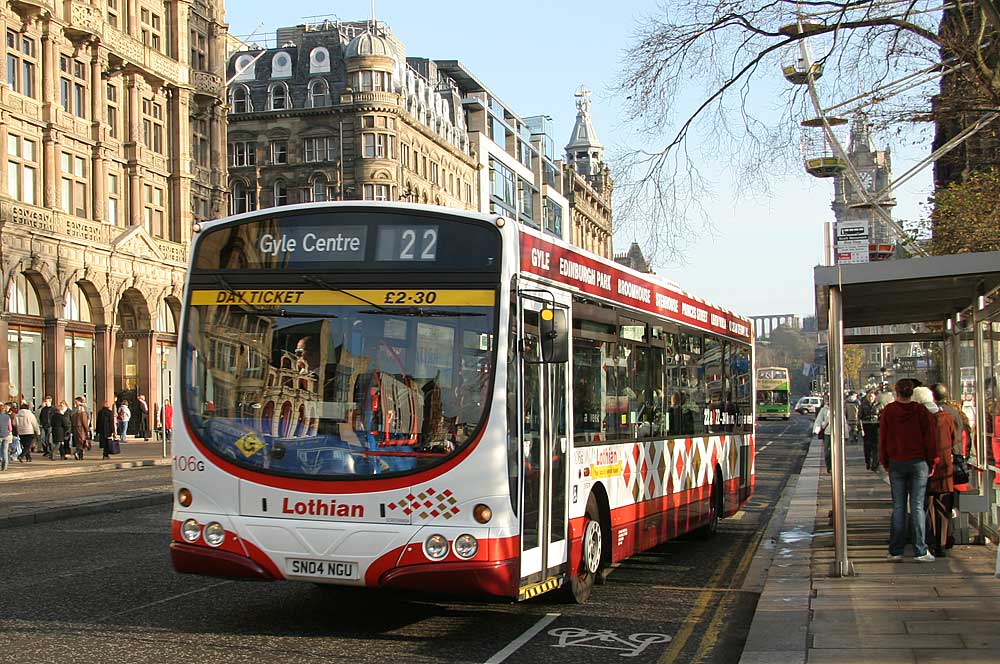 Route 22 bus in Princes Street  -  November 2005