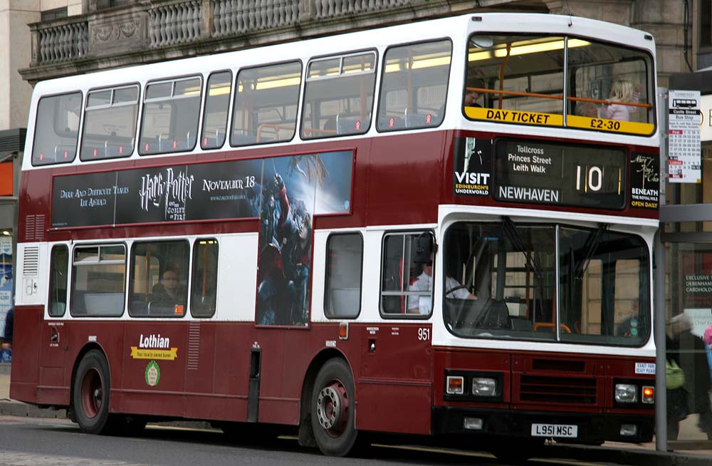 0_edinburgh_transport_buses_2005_bus_951_3097.htm