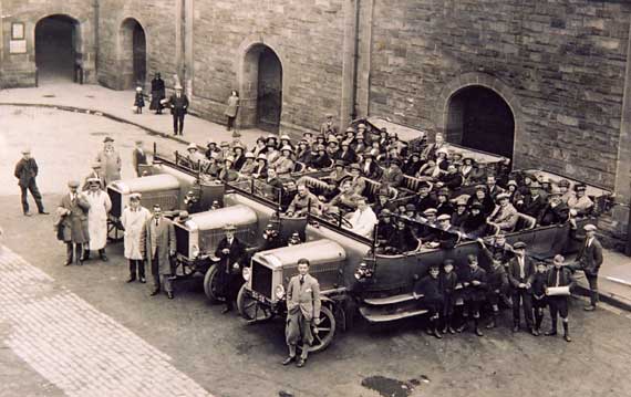 Char-a-Bancs  -  22 May 1921  -  Where was this photograph taken?