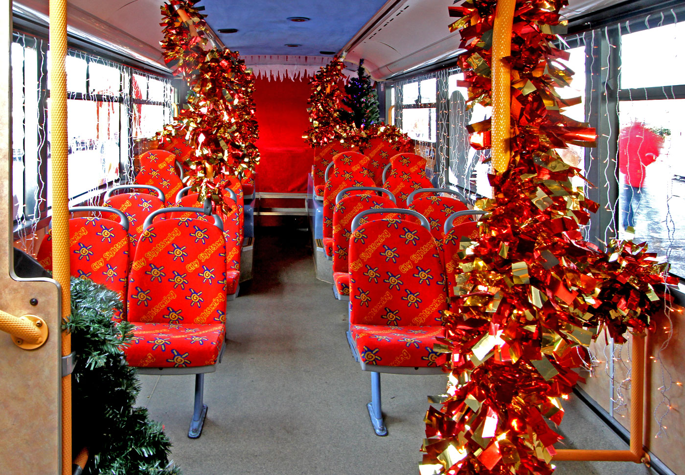 Lothian Buses' Grotto Bus at Craigleith Retiail Park on December 18, 2012