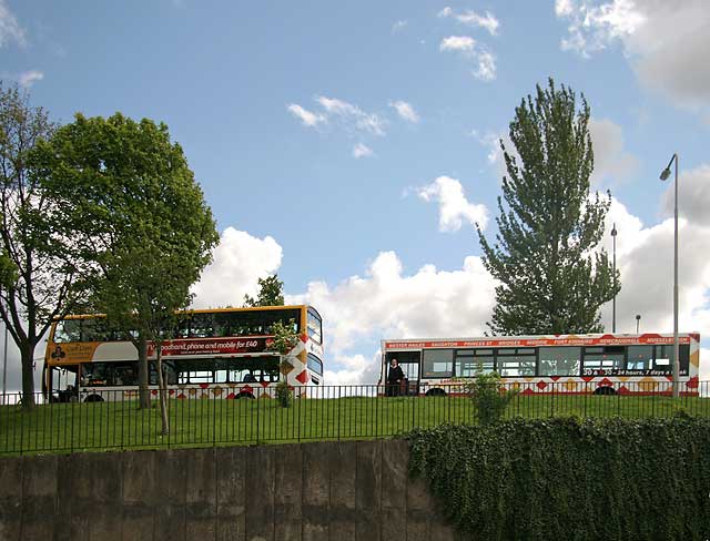 Lothian Buses  -  Terminus  - Clovenstone  -  Route 3